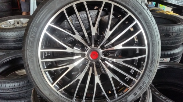 ขายล้อSAMURAI 17 5รู100-114 หน้า7 ET42 ยาง215/45/17 4 ล้อ