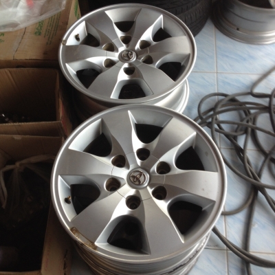 แม็ก ขอบ 16 น๊อต 6 รู วีโก้ 1 ชุด