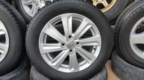 ขายล้อTOYOTA New VIOS ยางปี 14 4 ล้อ