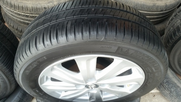 ขายล้อTOYOTA New VIOS ยางปี 14 4 ล้อ