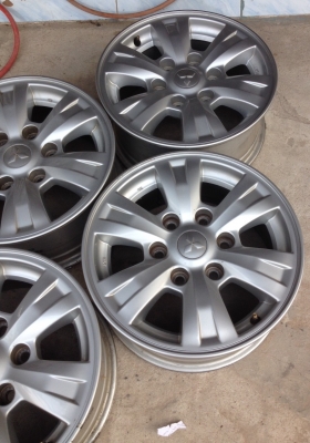 เเม็กขอบ 16  น็อต 6 รู มิตซูบิซิ ปาเจโร่ 1 ชุด