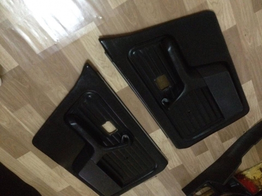 ขายแผงประตูหนังดำ e30 4 ประตู ของครบตามรูป สภาพok ราคา2000 โทร0924462525โส กทม