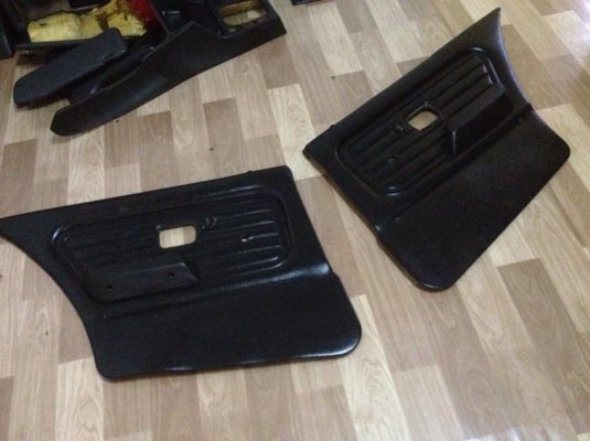 ขายแผงประตูหนังดำ e30 4 ประตู ของครบตามรูป สภาพok ราคา2000 โทร0924462525โส กทม