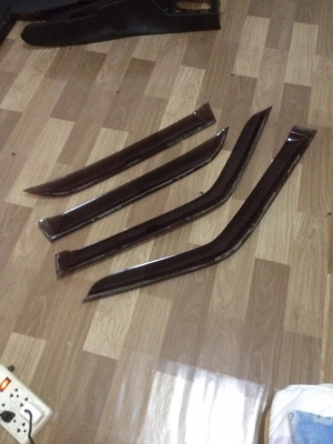 ขายกันสาด e30 4 ประตู ไม่แตกหัก สภาพok ราคา2000 โทร0924462525โส กทม