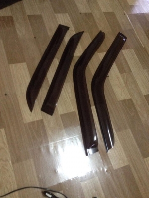 ขายกันสาด e30 4 ประตู ไม่แตกหัก สภาพok ราคา2000 โทร0924462525โส กทม