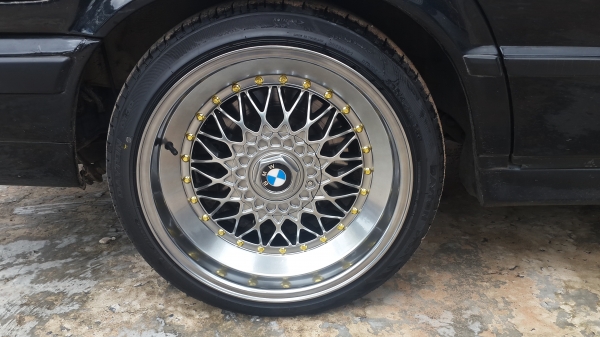 แม็ก bbs rs ขอบ 18 5 รู 120 ลดราคาเหลือ 29.500 ครับ