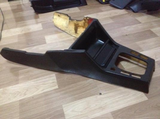 ขายคอนโซนกลาง e30 4ประตู ของครบตามรูป สภาพok ราคา1200 โทร0924462525โส กทม