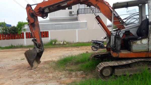 ขายรถแบ็คโฮ HITACHI 50 URG รถเดิมๆ ตามรุ่น รถทำงานอยู่ พร้อมใช้งาน เอกสารซื้อขาย