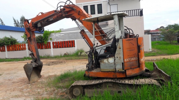 ขายรถแบ็คโฮ HITACHI 50 URG รถเดิมๆ ตามรุ่น รถทำงานอยู่ พร้อมใช้งาน เอกสารซื้อขาย