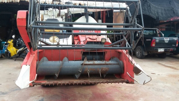 ขายรถเกี่ยวข้าว คูโบต้า DC68