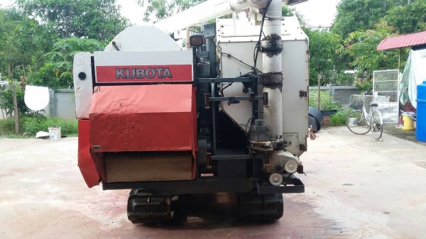 ขายรถเกี่ยวข้าว คูโบต้า DC68