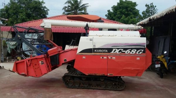 ขายรถเกี่ยวข้าว คูโบต้า DC68