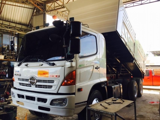 ขายรถบรรทุกสิบล้อดัมพ์ HINO mega เครื่อง 260 แรง ปี 47 กระบะดัมพ์สามมิตร มีระบบลากพ่วง รถสวยยางเต็ม ทะเบียนพร้อม