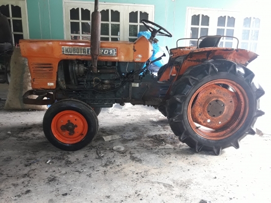 ขายคูโบต้าL2000สภาพดีพร้อมใช้งาน