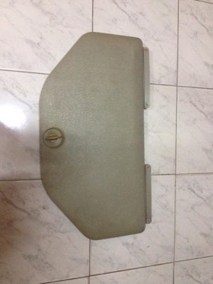 ขายกล่องเครื่องมือเปล่า e30  สภาพokไม่แตกหัก ราคา400 โทร0924462525โส กทม