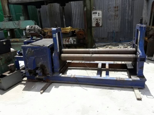 ขายเครื่องม้วนเหล็ก5ฟุตระบบมอเตอร์เกียร์ม้วนได้6-8มิลลูกกลิ้งตันครับ
