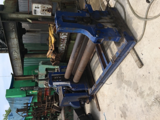 ขายเครื่องม้วนเหล็ก5ฟุตระบบมอเตอร์เกียร์ม้วนได้6-8มิลลูกกลิ้งตันครับ