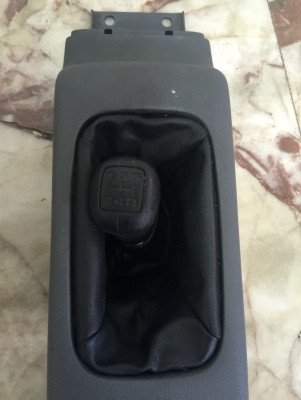 ขายคอนโซลเกียร์ธรรมดา HONDA รุ่น CIVIC 3 ประตูของเดิมเลย ขายคอนโซลเกียร์ธรรมดา HONDA รุ่น CIVIC 3 ประตูของเดิมเลย