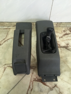 ขายคอนโซลเกียร์ธรรมดา HONDA รุ่น CIVIC 3 ประตูของเดิมเลย ขายคอนโซลเกียร์ธรรมดา HONDA รุ่น CIVIC 3 ประตูของเดิมเลย