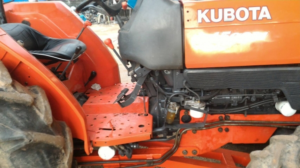 ขายรถไถ KUBOTA L4508 DI พร้อมดันหน้าตราช้าง ทะเบียนพร้อมโอน ราคา 245,000 DC Tractor Rayong 0818618678,0899347475 id line=0818618678 id line=0899347475 มีรถขนส่งบริการทั่วไทย https://www.facebook.com/DC-Tractor-Rayong-307154532717928/shop?ref=page_internal