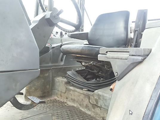 ขาย Ford 7840  เกียร์ 16x16 แอร์เย็นๆ รถนอกยังไมใช้ในไทย 540000บ.