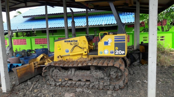ขาย แทรคเตอร์ KOMATSU D20P-7E สภาพดี เครื่องดี  โซ่ดี  เอกสารครบ..พร้อมใช้ สนใจโทร 089-3818694 ดวงนภา