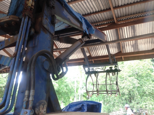 ขายเครื่องคีบอ้อย บูมคู่ใส่รถไถฟอร์ด ใช้งานได้ปกติ ราคาเบาๆ