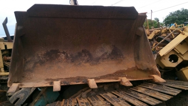 ขายบุ้งกี้ รถตัก CAT-953 สภาพสวย พร้อมใช้งาน ขาย 25,000 บาท