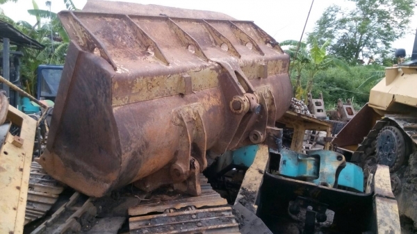 ขายบุ้งกี้ รถตัก CAT-953 สภาพสวย พร้อมใช้งาน ขาย 25,000 บาท