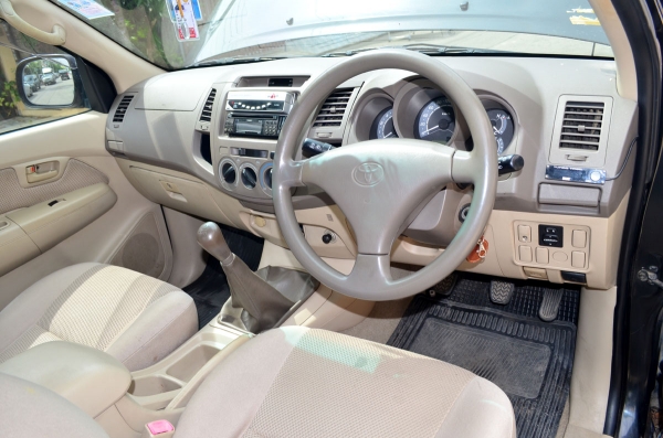 VIGO 3.0E prerunner ABS มือเดียว ป้ายแดง