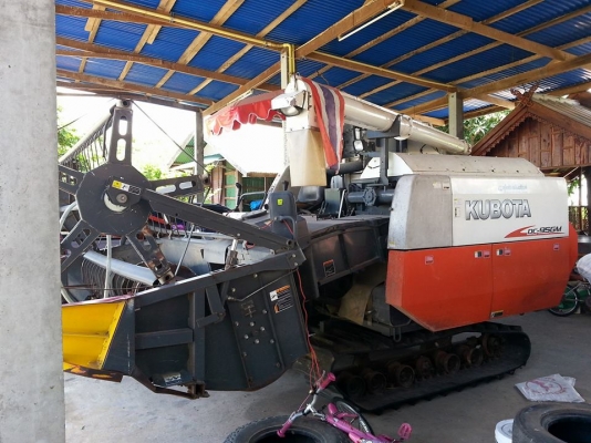 ขายรถเกี่ยวข้าว KUBOTA DC95GM ปี54 ใช้งานน้อย เกี่ยวแต่นาปี รถสวยสภาพดี เอกสารถูกต้อง เล่มทะเบียนพร้อมโอน ราคา680,000 สนใจโทร 090-8588220คุณนะ 093-3258446คุณบิว หรือเข้าดูสินค้าอื่นๆได้ที่ www.narong2truck.com หรือ www.truck.in.th/498 หรือเพจFacebook ณรงค