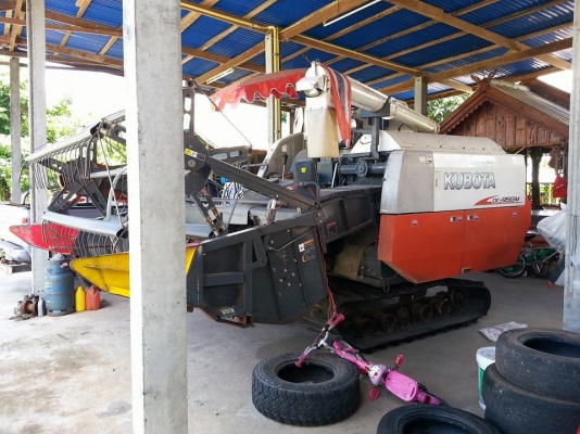 ขายรถเกี่ยวข้าว KUBOTA DC95GM ปี54 ใช้งานน้อย เกี่ยวแต่นาปี รถสวยสภาพดี เอกสารถูกต้อง เล่มทะเบียนพร้อมโอน ราคา680,000 สนใจโทร 090-8588220คุณนะ 093-3258446คุณบิว หรือเข้าดูสินค้าอื่นๆได้ที่ www.narong2truck.com หรือ www.truck.in.th/498 หรือเพจFacebook ณรงค