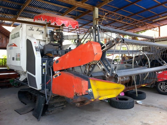 ขายรถเกี่ยวข้าว KUBOTA DC95GM ปี54 ใช้งานน้อย เกี่ยวแต่นาปี รถสวยสภาพดี เอกสารถูกต้อง เล่มทะเบียนพร้อมโอน ราคา680,000 สนใจโทร 090-8588220คุณนะ 093-3258446คุณบิว หรือเข้าดูสินค้าอื่นๆได้ที่ www.narong2truck.com หรือ www.truck.in.th/498 หรือเพจFacebook ณรงค