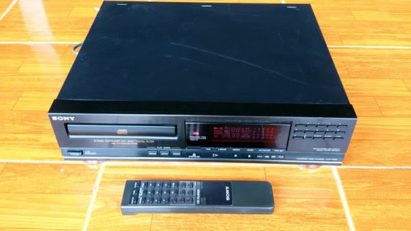 ขายเครื่องเล่นซีดี SONY รุ่น CDP-M48 ชื่อญี่ปุ่นแต่ผลิดที่ฝรั่งเศส