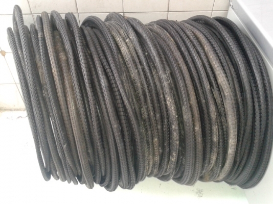 ยางนอกจักรยานใหม่ เก่าเก็บ ยางในไม่มี