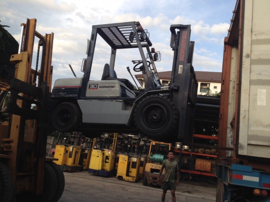-:-*&bull;*ข า ย ร ถ ย ก นำ เ ข้ า*&bull;*-:-KOMATSU FD30-11 เครื่องดีเซล เกียร์ธรรมดา เสาสูง3เมตร สนใจติดต่อ083-062-0223(ปอนด์)