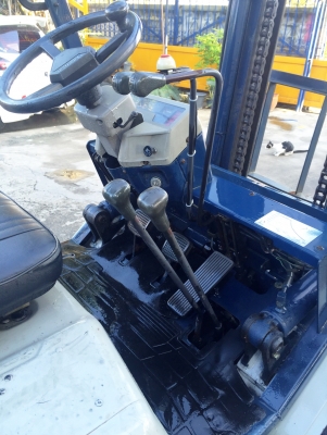 -:-*&bull;*ข า ย ร ถ ย ก นำ เ ข้ า*&bull;*-:-KOMATSU FD30-11 เครื่องดีเซล เกียร์ธรรมดา เสาสูง3เมตร สนใจติดต่อ083-062-0223(ปอนด์)