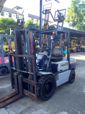 -:-*&bull;*ข า ย ร ถ ย ก นำ เ ข้ า*&bull;*-:-KOMATSU FD30-11 เครื่องดีเซล เกียร์ธรรมดา เสาสูง3เมตร สนใจติดต่อ083-062-0223(ปอนด์)