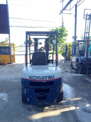 -:-*&bull;*ข า ย ร ถ ย ก นำ เ ข้ า*&bull;*-:-KOMATSU FD30-11 เครื่องดีเซล เกียร์ธรรมดา เสาสูง3เมตร สนใจติดต่อ083-062-0223(ปอนด์)
