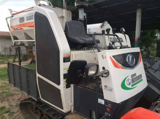 ขายรถเกี่ยวข้าว KUBOTA DC70 รองกระสอบ ปี56 ใช้งานน้อย 1235ชั่วโมง รถบ้าน เกี่ยวแต่ข้าวนาปี รถสวยสภาพดีมาก เอกสารถูกต้อง เล่มทะเบียนพร้อมโอน ราคา460,000 สนใจโทร 090-8588220คุณนะ 093-3258446คุณบิว หรือเข้าดูสินค้าอื่นๆได้ที่ www.narong2truck.com หรือ www.tr