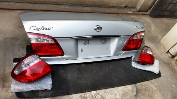 ยกชุดฝาท้ายไฟท้าย สเปคตัวนอกญี่ปุ่น CEFIRO A33