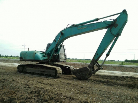 รถแบคโฮ KOBELCO  มีเล่มทะเบียนพร้อมโอน รถปี 2555