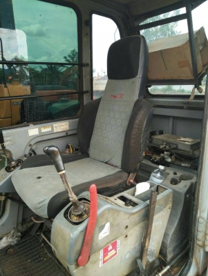 รถแบคโฮ KOBELCO  มีเล่มทะเบียนพร้อมโอน รถปี 2555