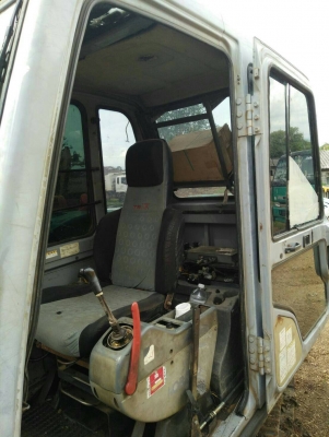 รถแบคโฮ KOBELCO  มีเล่มทะเบียนพร้อมโอน รถปี 2555