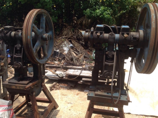 ขายเครื่องปั้ม มี15กับ20ตัน ขายเครื่องปั้ม มี15กับ20ตัน