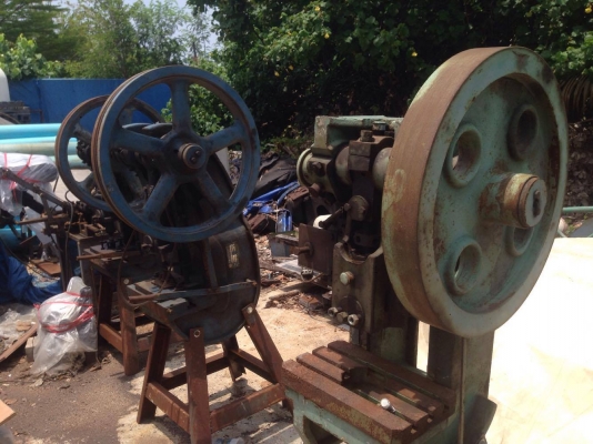 ขายเครื่องปั้ม มี15กับ20ตัน ขายเครื่องปั้ม มี15กับ20ตัน