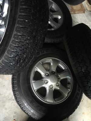 ล้อแม็ก ISUZU BLUE POWER พร้อมยาง 245 70 16 สภาพใหม่ ยางปลายปี 15 ดอกนิ่มๆ ล้อแม็ก ISUZU BLUE POWER พร้อมยาง 245 70 16 สภาพใหม่ ยางปลายปี 15 ดอกนิ่มๆ