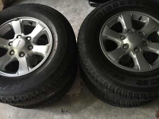 ล้อแม็ก ISUZU BLUE POWER พร้อมยาง 245 70 16 สภาพใหม่ ยางปลายปี 15 ดอกนิ่มๆ ล้อแม็ก ISUZU BLUE POWER พร้อมยาง 245 70 16 สภาพใหม่ ยางปลายปี 15 ดอกนิ่มๆ