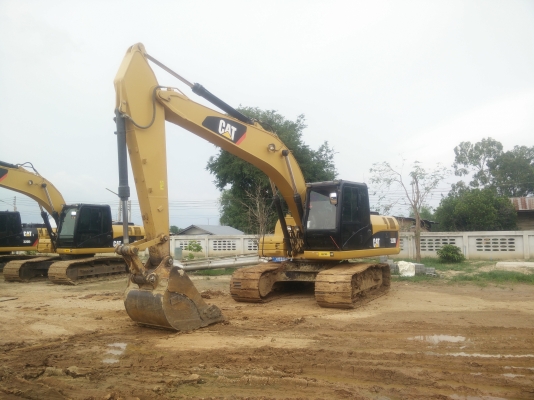 ขายรถขุดตีนตะขาบ cat 320D 2.7ล้าน