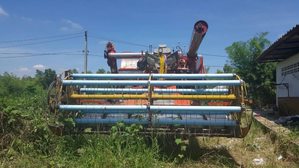 ขาย รถเกี่ยวข้าว ไทยเจริญ เครื่อง HINO JO8C เทอร์โบ 260 แรงม้า ปั้มไดกิ้น ช่วงล่าง 12 HT ตัวแรก รถพร้อมใช้ครับ ขาย รถเกี่ยวข้าว ไทยเจริญ เครื่อง HINO JO8C เทอร์โบ 260 แรงม้า ปั้มไดกิ้น ช่วงล่าง 12 HT ตัวแรก รถพร้อมใช้ครับ